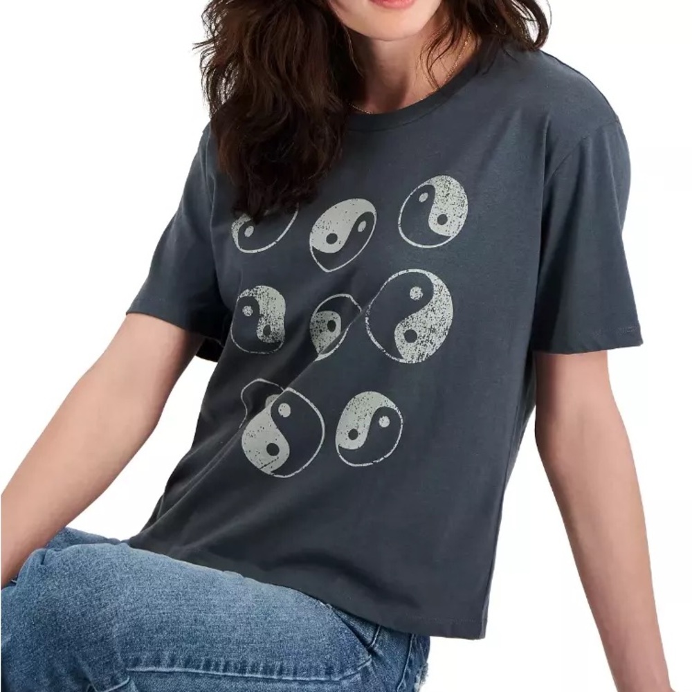 REBELLIOUS ONE Juniors' Yin Yang Graphic-Print T-Shirt Grey Short Sleeve Small - Picture 4 of 12